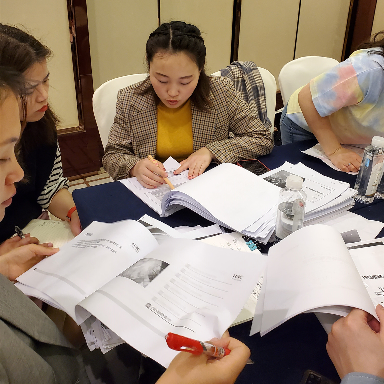 1627893826521171.jpg 做職業(yè)人2(排不下可以不放).jpg